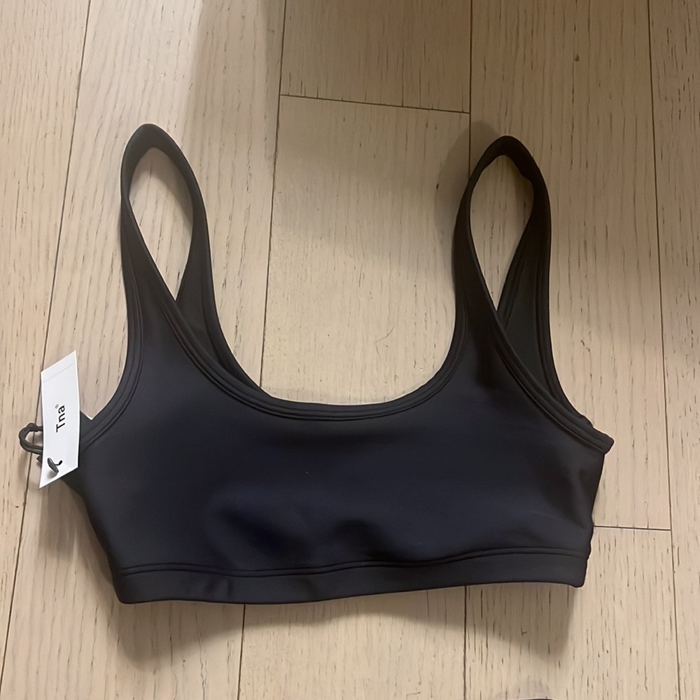 ARITZIA TNAGLOSS BRA TOP